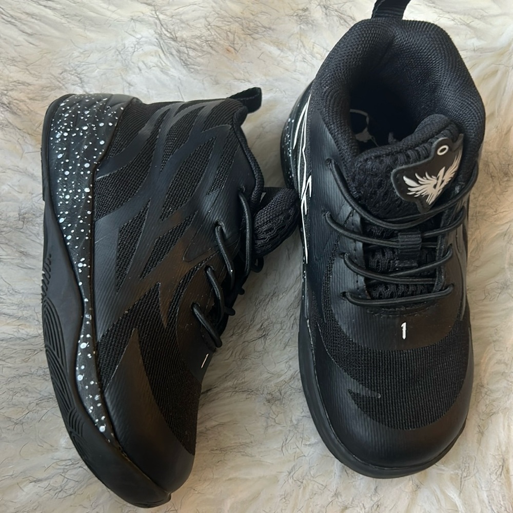 Puma M.E.L.O black toddler sneakers, high tops, elastic laces, great condition